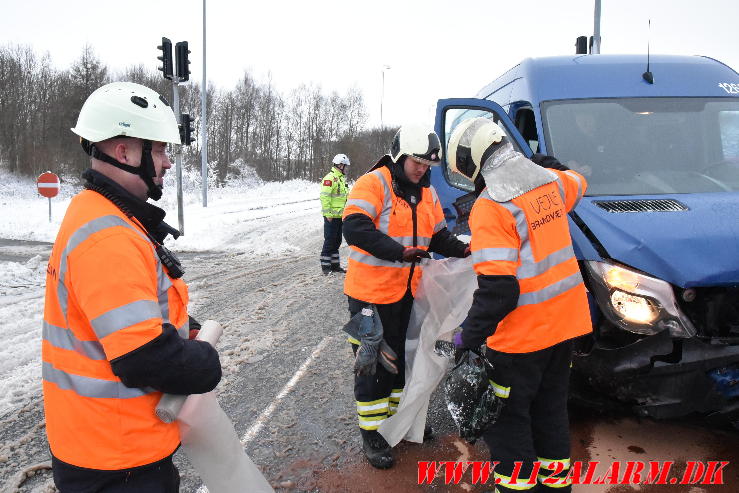 En må havde kørt over for rødt. Horsensvej i Vejle. 04/01-2024.