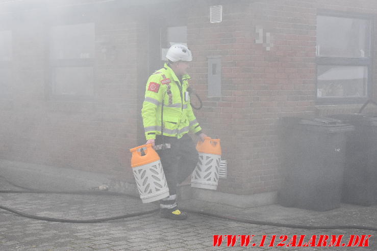 Brand i garage. Johan Skjoldborg Vej i Bredsten. 29/01-2024. KL. 11:18.