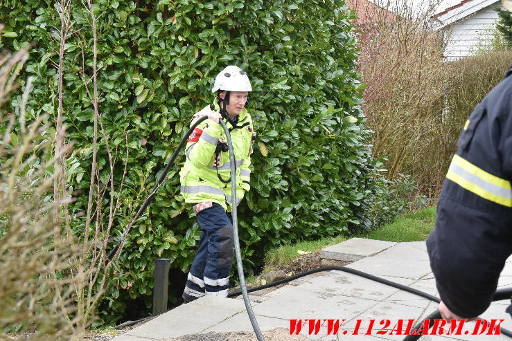 Ild i køleskab. Solvej i Bredballe. 01/03-2024. Kl. 11:08.