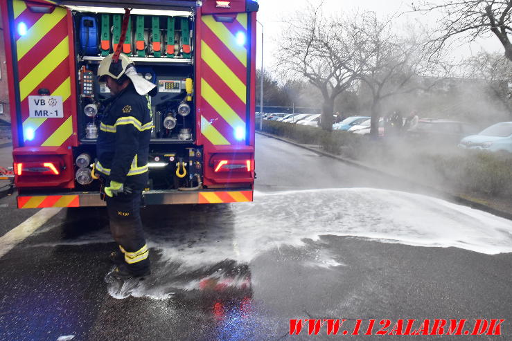 Køleskab startede branden. Moldevej 63 i Vejle. 04/04-2024. KL. 19:11.