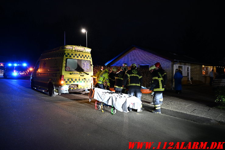 Mand faldet ned ad skrænt ved Banedanmarks skinner Banevang i Vejle. 15/03-2025. Kl. 18:50.