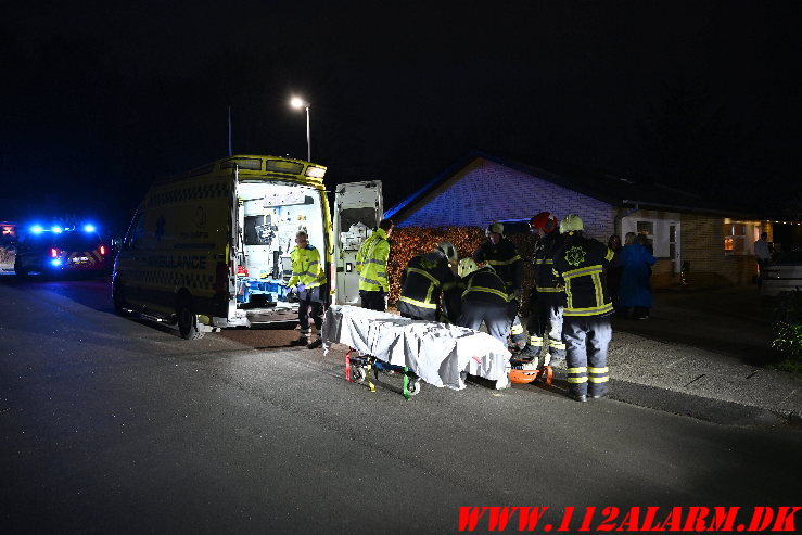 Mand faldet ned ad skrænt ved Banedanmarks skinner Banevang i Vejle. 15/03-2025. Kl. 18:50.