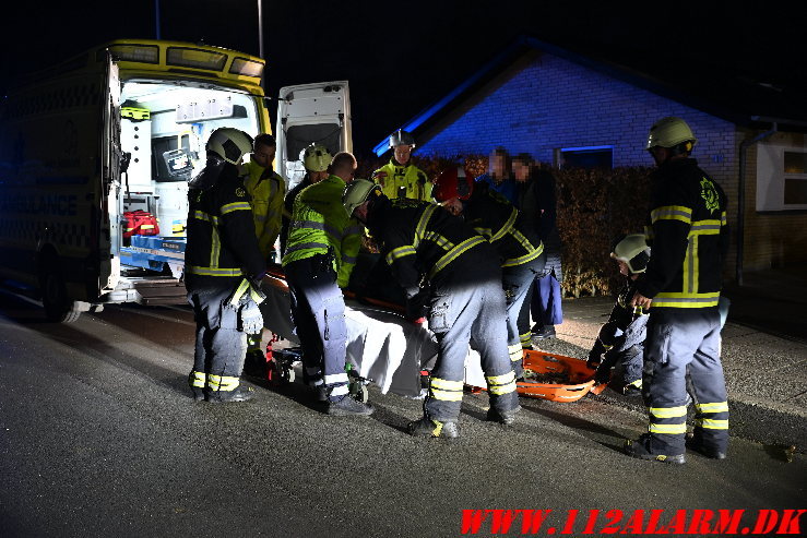 Mand faldet ned ad skrænt ved Banedanmarks skinner Banevang i Vejle. 15/03-2025. Kl. 18:50.