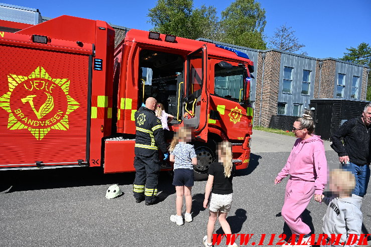 Drama i papcontaineren Tårnfalkevej i Skibet. 07/05-2025. KL. 15:05.