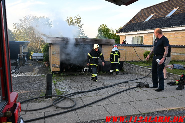 Brand i garage. Bellisvej i Vejle. 08/05-2025. KL. 20:13.