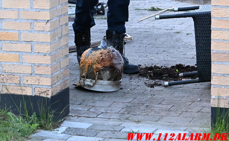 Brand i garage. Bellisvej i Vejle. 08/05-2025. KL. 20:13.