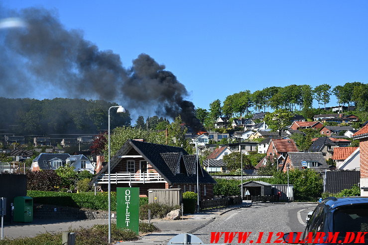 Brand i villa. Brønsbjergvej i Bredballe. 12/05-2025. KL. 17:37.