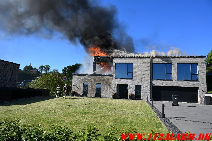 Brand i villa. Brønsbjergvej i Bredballe. 12/05-2025. KL. 17:37.