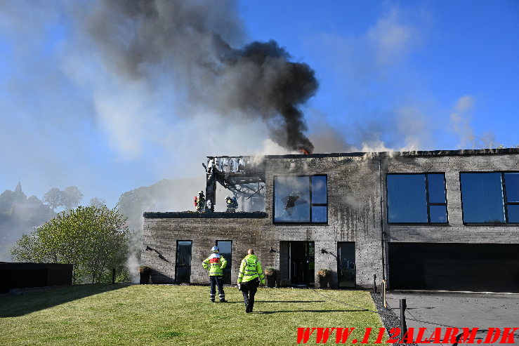 Brand i villa. Brønsbjergvej i Bredballe. 12/05-2025. KL. 17:37.