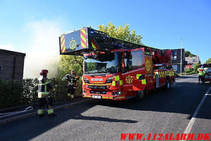 Brand i villa. Brønsbjergvej i Bredballe. 12/05-2025. KL. 17:37.
