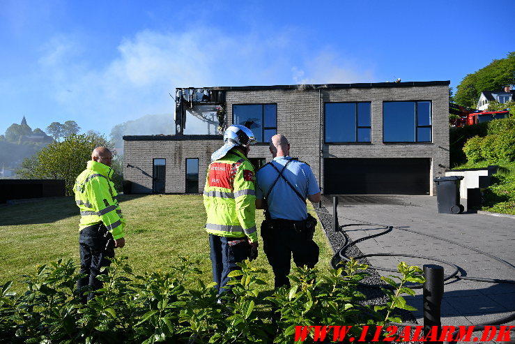 Brand i villa. Brønsbjergvej i Bredballe. 12/05-2025. KL. 17:37.