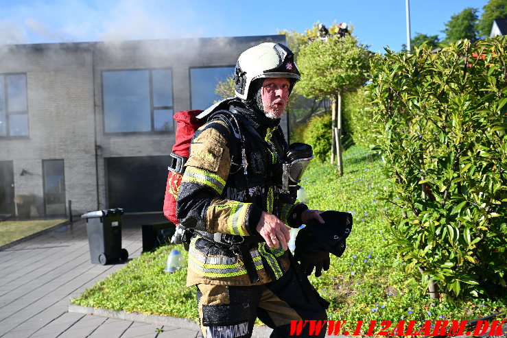 Brand i villa. Brønsbjergvej i Bredballe. 12/05-2025. KL. 17:37.