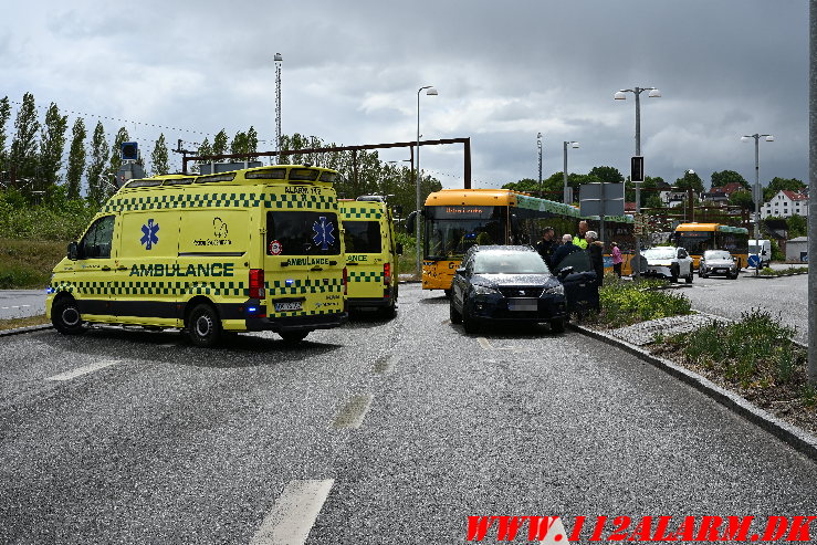 Mindre sammenstød mellem to bybusser. Ejgil Jensens Vej i Vejle. 22/05-2025. KL. 11:54.