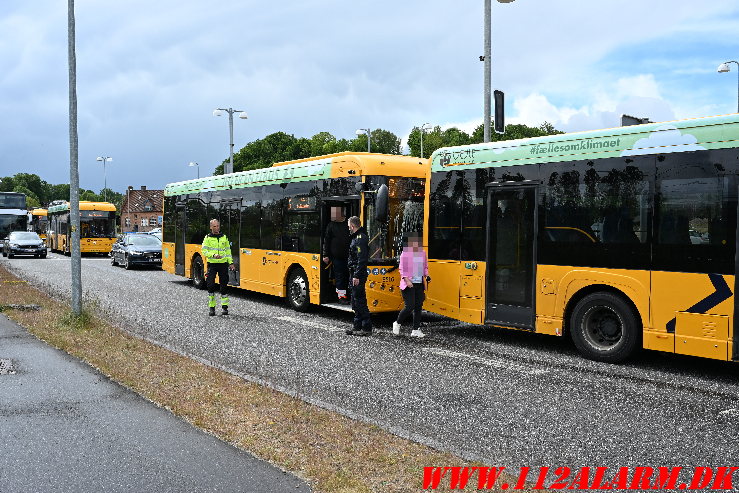 Mindre sammenstød mellem to bybusser. Ejgil Jensens Vej i Vejle. 22/05-2025. KL. 11:54.