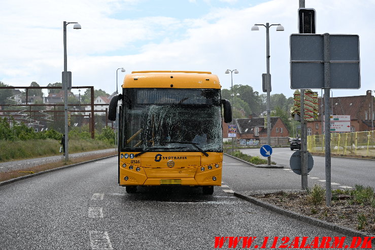 Mindre sammenstød mellem to bybusser. Ejgil Jensens Vej i Vejle. 22/05-2025. KL. 11:54.