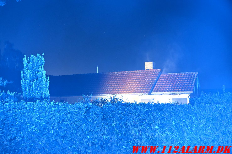 Brand i villa. Gludsmindevej i Vejle. 26/05-2025. Kl. 02:05.