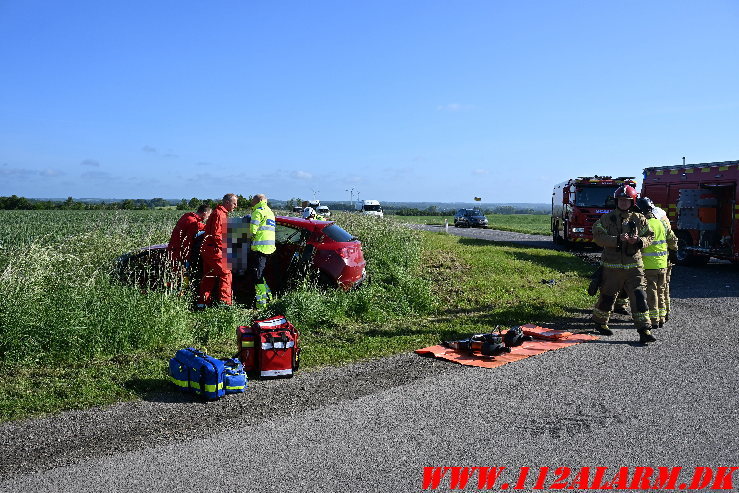 Overså vejkryds. Tørringvej ved Ildved. 03/06-2025. KL. 08:12.